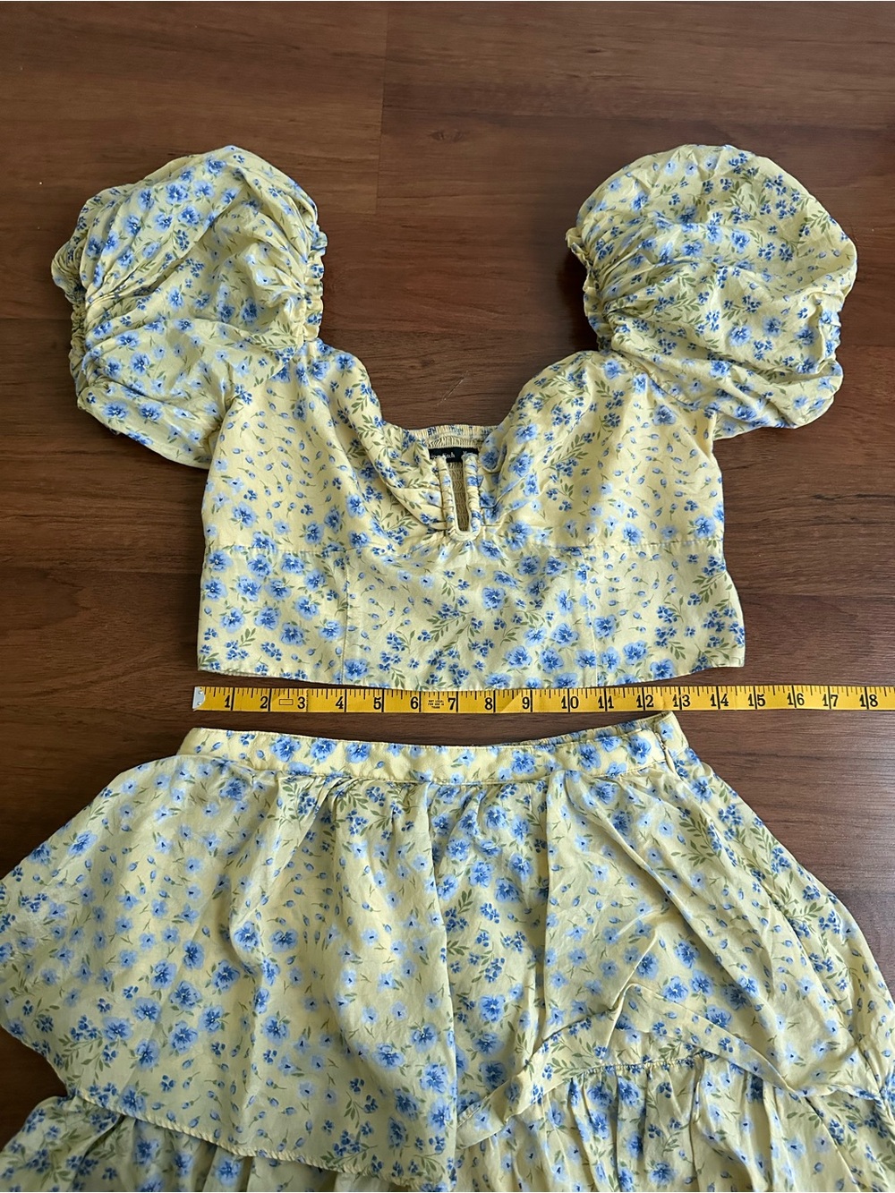 Abercrombie Yellow Floral Tiered Set - Picture 4 of 6